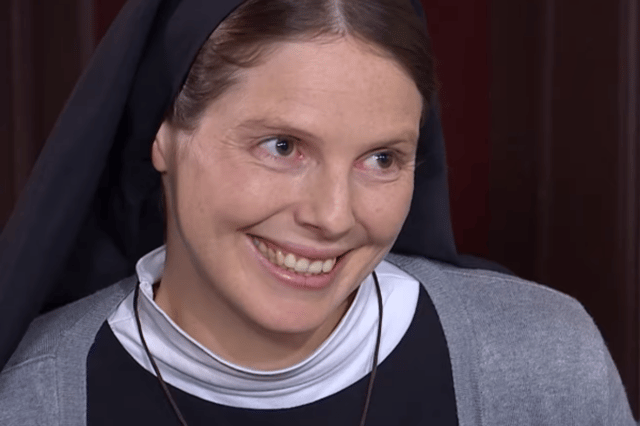Maira Bodenhöfer Holzapfel in the TV series Isla Paraiso