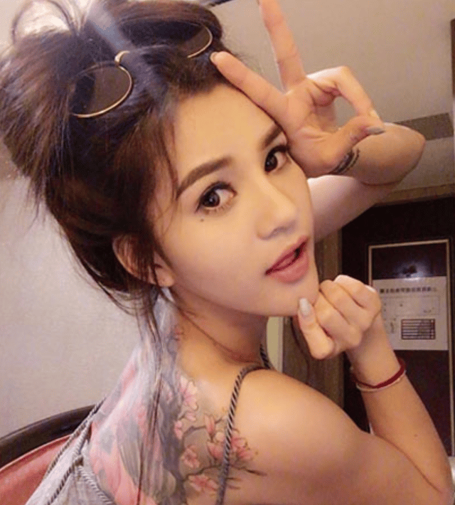 ภาพของ Preeyanuch ขว้างปาป้ายสันติภาพ