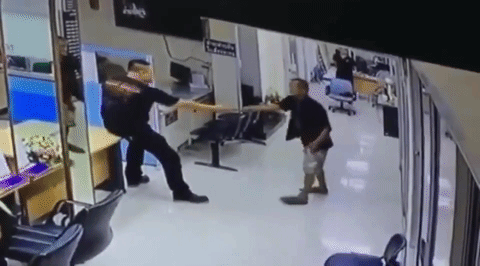 Moments when Anirut hugs the man who tried to attack him.