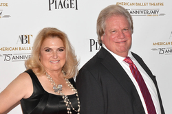 Elliott Broidy, right, and his wife, Robin Rosenzweig, at a 2014 benefit in Los Angeles.