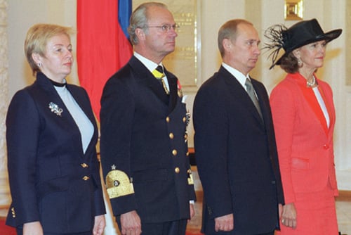 The King and Queen of Sweden welcomed at the Kremlin by Russian President Vladimir Putin and his wife Lyudmila at the start of the King's state visit to Russia, 8 October 2001.