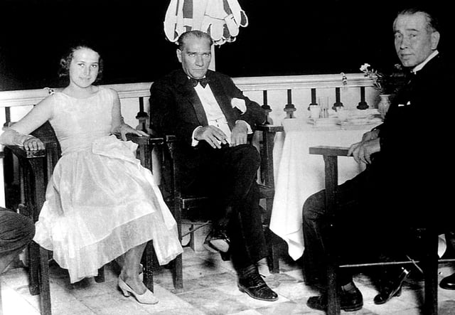 Atatürk with the Liberal Republican Party leader Ali Fethi Okyar and his daughter in Yalova, on 13 August 1930