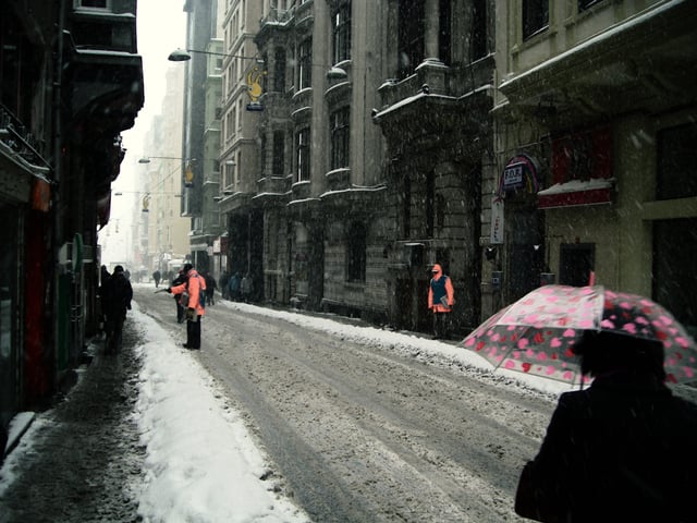 A snowy day on Sıraselviler Street