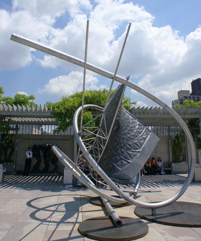 Memantra by Frank Stella on exhibit in the roof garden.