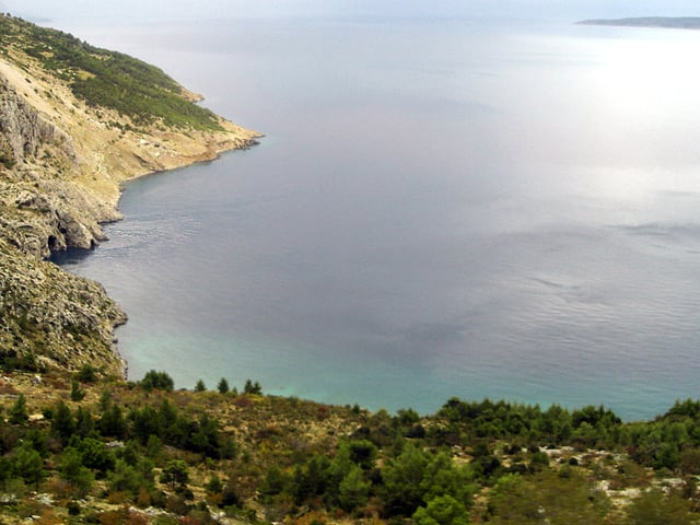 A submarine spring near Omiš, observed through sea surface rippling