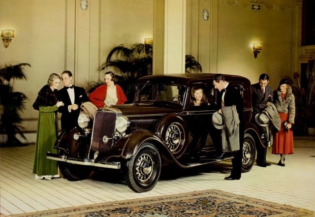 Dodge aimed for the luxury market in this advertisement for the 1933 model Eight