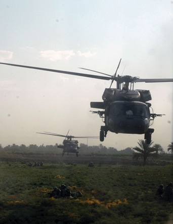 Paratroopers from 1–501st Infantry Regiment (Airborne) conduct an air insertion as part of Operation Gecko north of Jurf as Sakhr, Iraq in 2007.