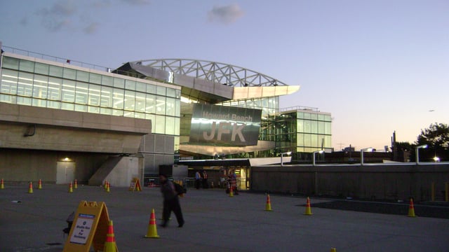 The structure of the Howard Beach–JFK Airport station