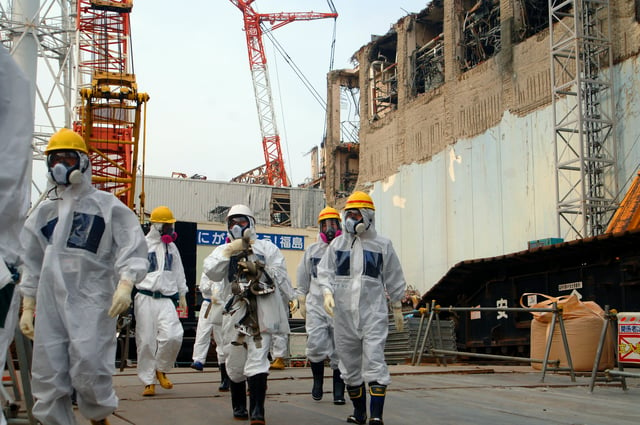 IAEA experts at Fukushima Daiichi Nuclear Power Plant Unit 4, 2013