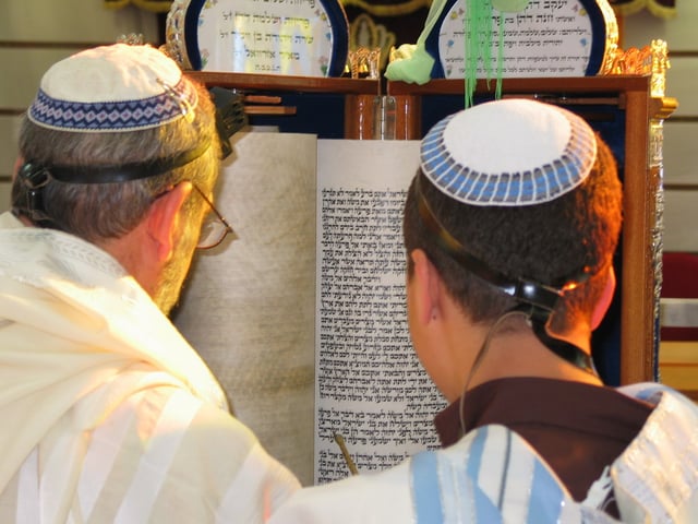 Reading from the Torah (Sephardi custom)