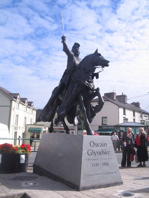 Statue of Owain Glyndŵr in Corwen by Colin Spofforth.