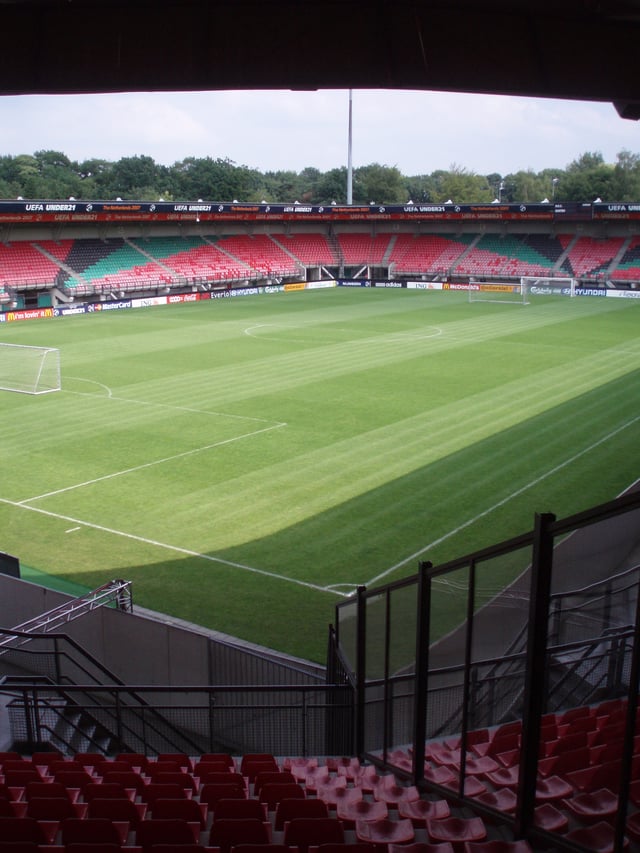 McDos Stadium de Goffert in 2008, 12,500 spectators.