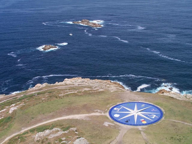 Compass rose representing the different Celtic peoples (near the Tower of Hercules).