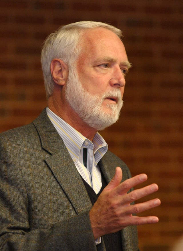 Former Georgia Tech President G. Wayne Clough speaks at a student meeting.