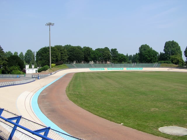 The last 750m are in the vélodrome in Roubaix