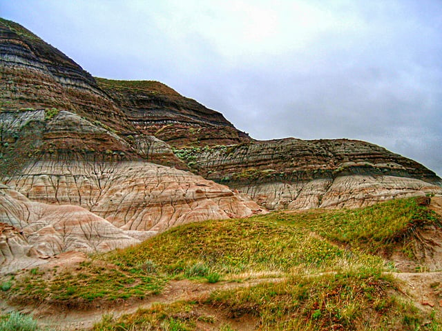 Badlands near Drumheller, Alberta, where erosion has exposed the K–Pg boundary