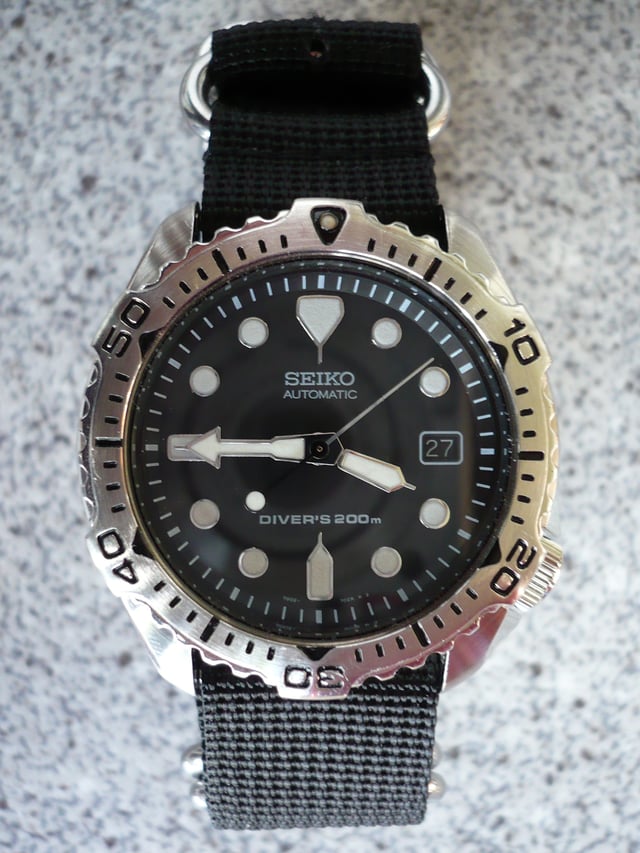 Seiko 7002–7020 Diver's 200 m on a 4-ring NATO style strap