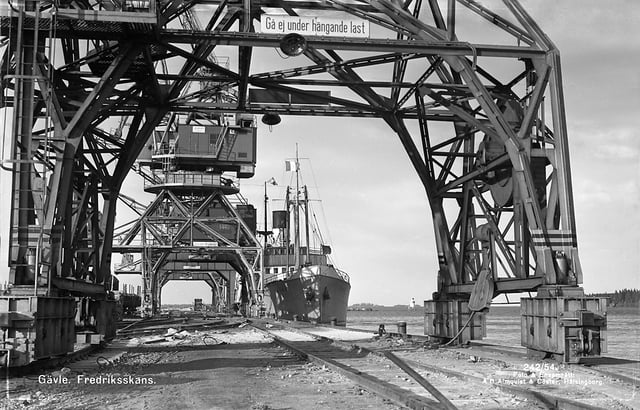 View of the harbour, approx. 1940-1959
