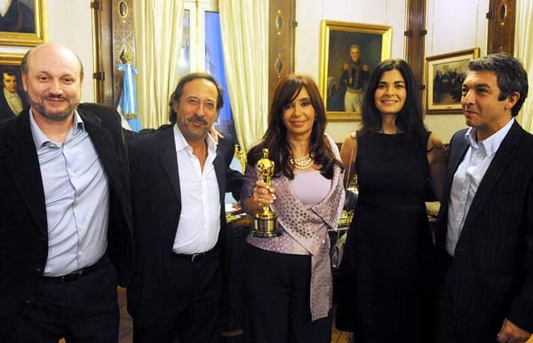 President Cristina Fernández with the film director Juan José Campanella and the cast of The Secret in Their Eyes (2009) with the Oscar for Best Foreign Language Film