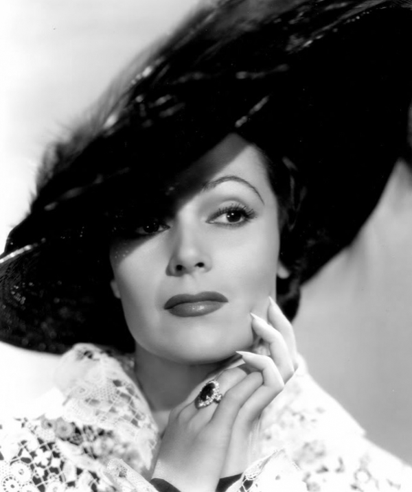 Del Río in International Settlement (1938)