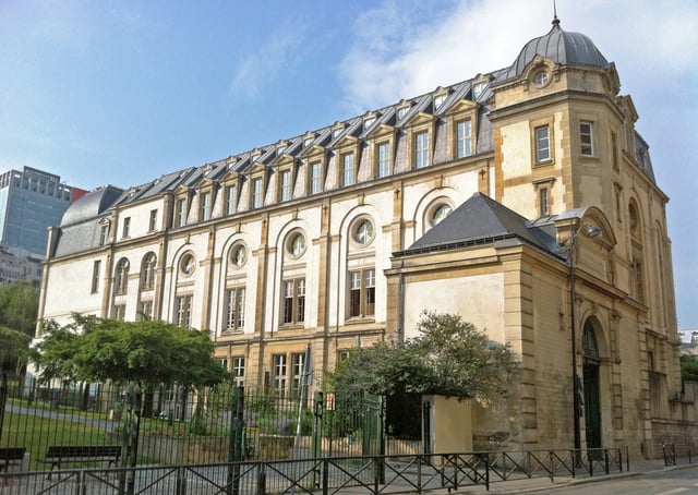 Campus on rue de Vaugirard.