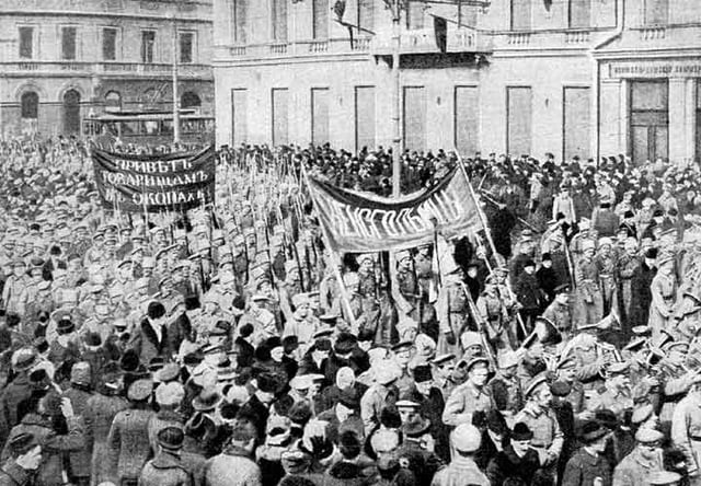 Russian soldiers marching in Petrograd in February 1917