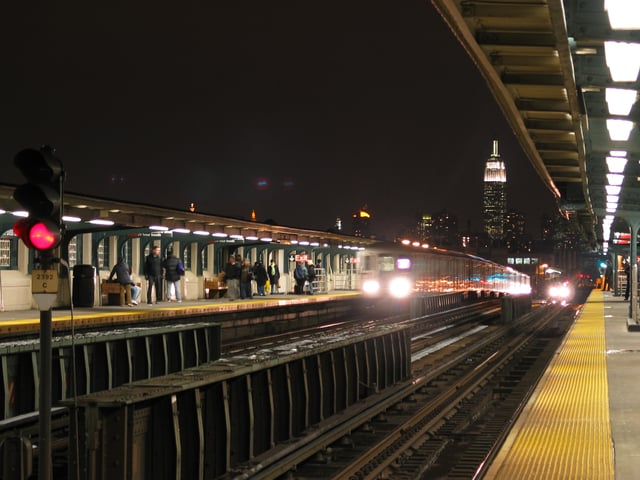 46th Street – Bliss Street subway station