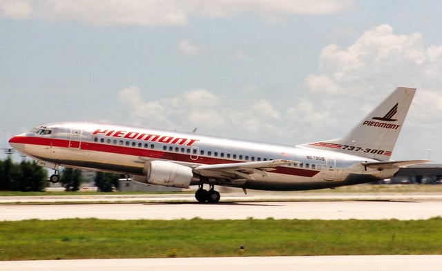 A 737-300 in operation with Piedmont Airlines, one of the first customers of the aircraft: The aircraft features special markings identifying the model type.