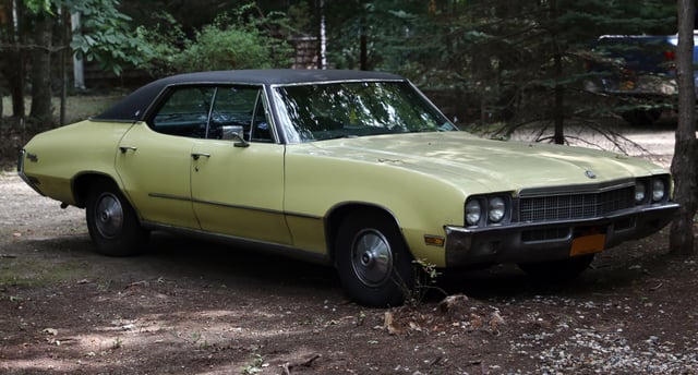 1972 Buick Skylark Custom 4-door Hardtop Sedan