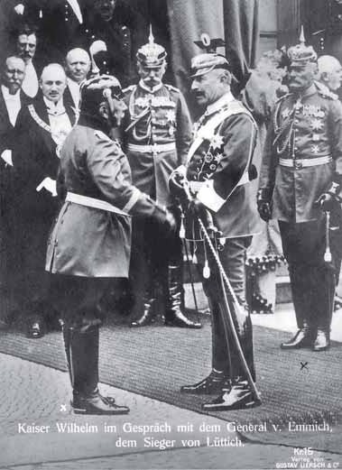 Emperor Wilhelm in conversation with the victor of Liège, General Otto von Emmich; in the background the generals Hans von Plessen (middle) and Moriz von Lyncker (right)