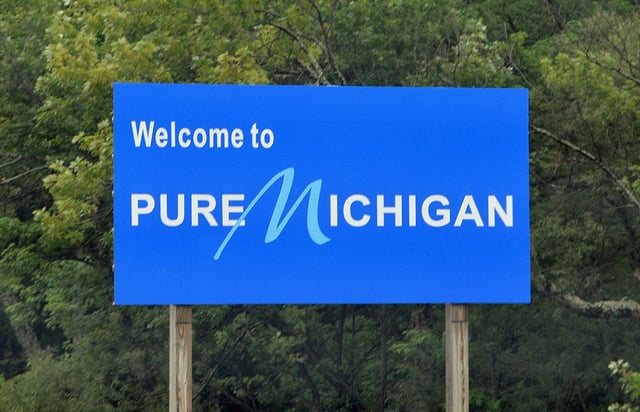 Michigan welcome sign