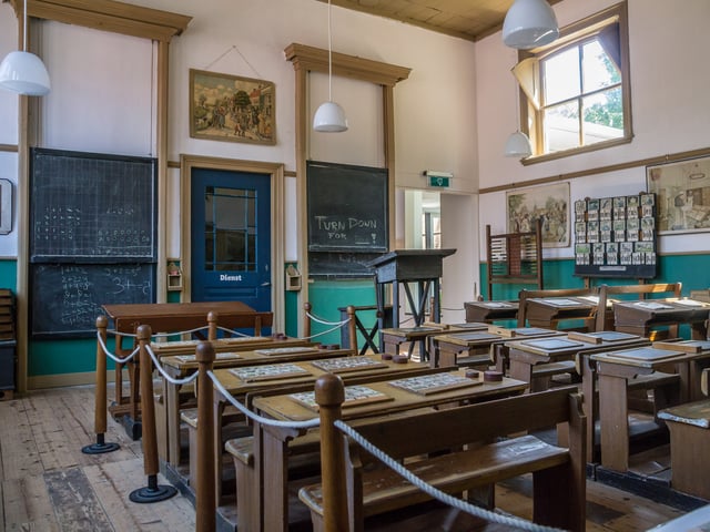 Classroom from 1910 in a late 19 century elementary school, Hoogeland openluchtmuseum.