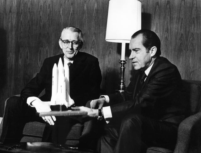 President Nixon (right) with NASA Administrator James Fletcher in January 1972