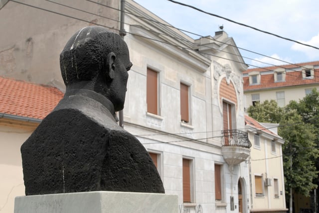 Bust and home of Mika Alas