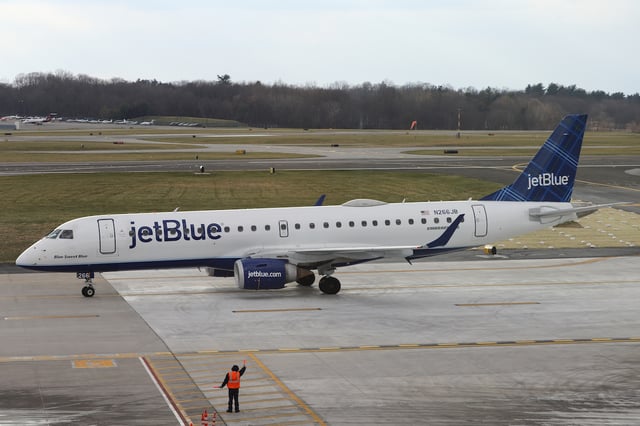 A JetBlue Embraer 190 at Westchester County Airport.