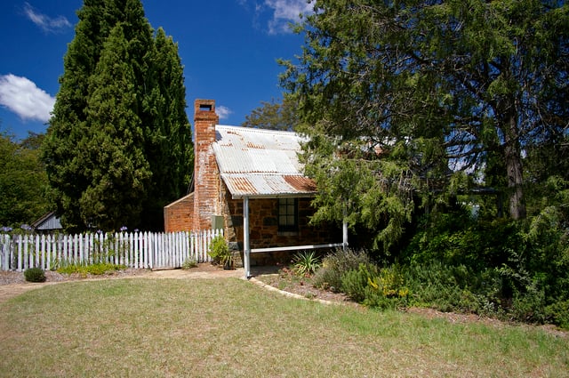 Blundells Cottage, built around 1860, is one of the few remaining buildings built by the first white settlers of Canberra.