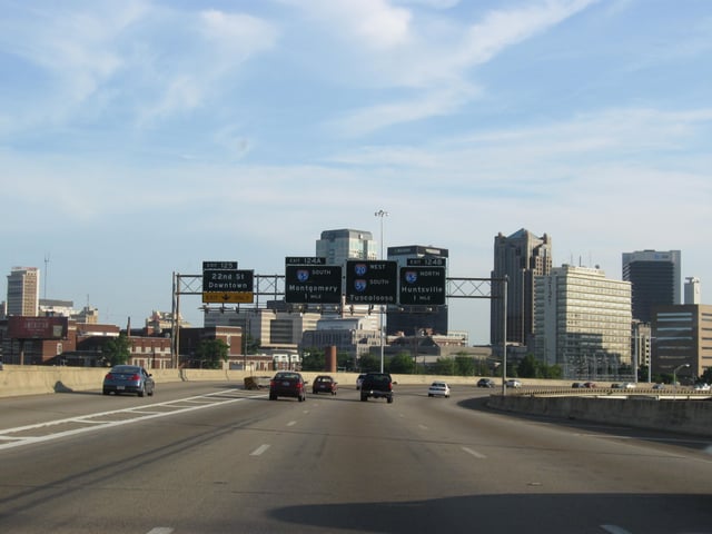 Interstate 59 (co-signed with Interstate 20) approaching Interstate 65 in downtown Birmingham