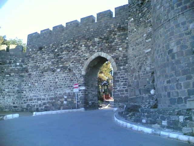 Entry of the castle walls in Kadifekale (ancient Pagos)