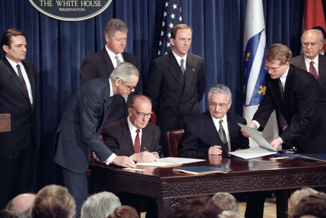 Franjo Tuđman and Alija Izetbegović signing the Washington Agreement in 1994