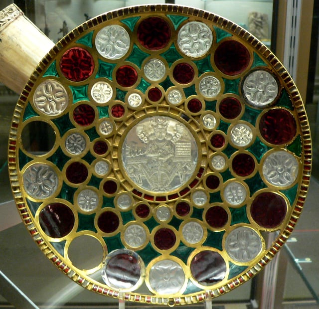 A bowl with Khosrau I's image at the center