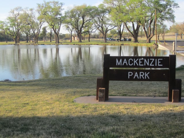 Entrance to Mackenzie Park