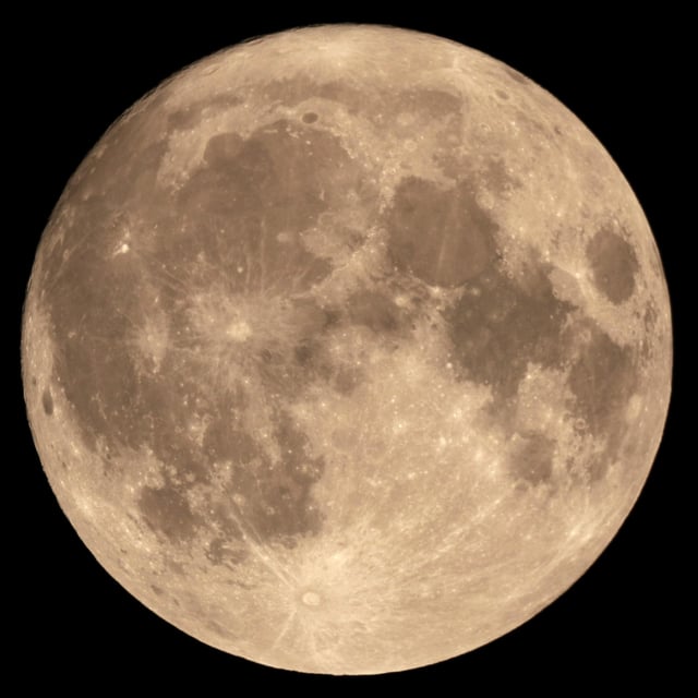 14 November 2016 supermoon was 356,511 kilometres (221,526 mi) away from the center of Earth, the closest occurrence since 26 January 1948. It will not be closer until 25 November 2034.