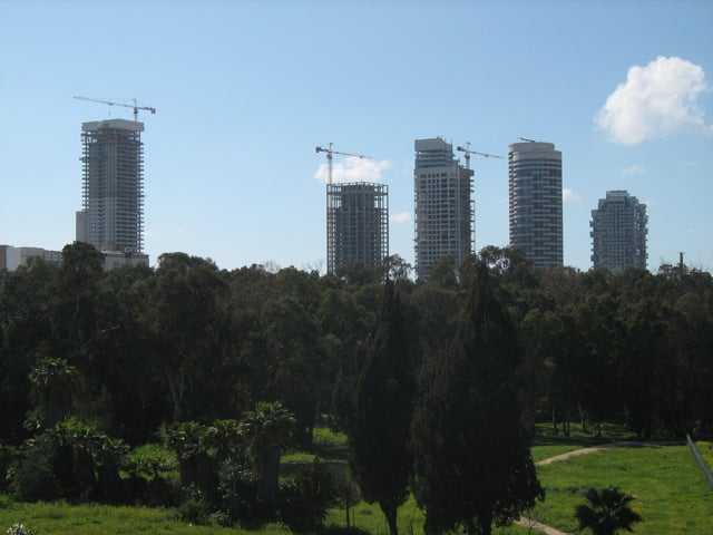 Park Tzameret residential neighborhood under construction