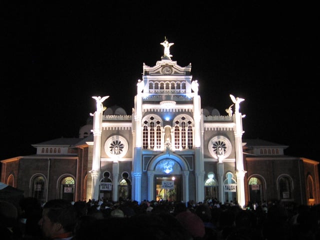Basílica de Nuestra Señora de los Ángeles (Basilica of Our Lady of the Angels), during 2007 pilgrimage
