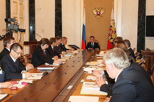 Medvedev chairing a meeting the Anti-Corruption Council on 30 September 2008