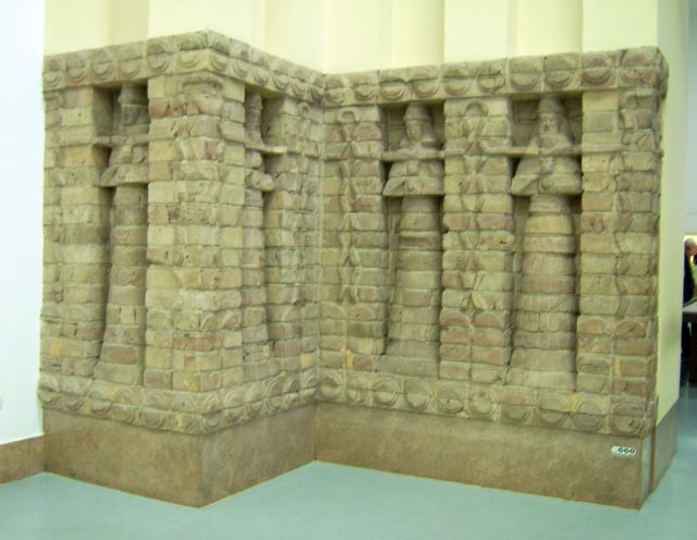 Part of the front of a Babylonian temple to Ishtar in Uruk, built c. 1415 BC, during the Kassite Period (c. 1600 BC — c. 1155 BC). The original Eanna temple in Uruk was first dedicated to Anu, but later dedicated to Inanna.