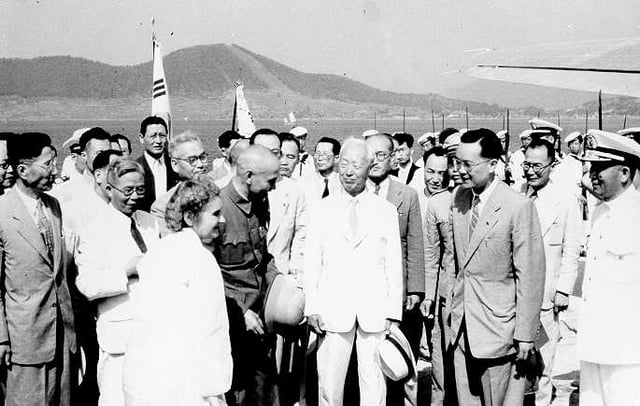 Chiang with South Korean President Syngman Rhee in 1949