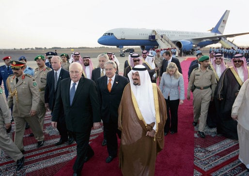 Cheney walks with Saudi Crown Prince Sultan bin Abdul-Aziz, May 2007