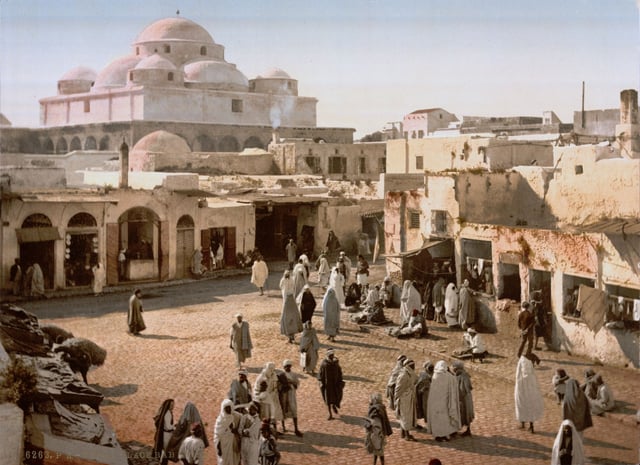Medina quarter of Tunis, 1899.