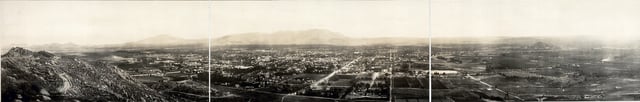 A panorama of Riverside, California, taken from the summit of Mount Rubidoux, 1908.
